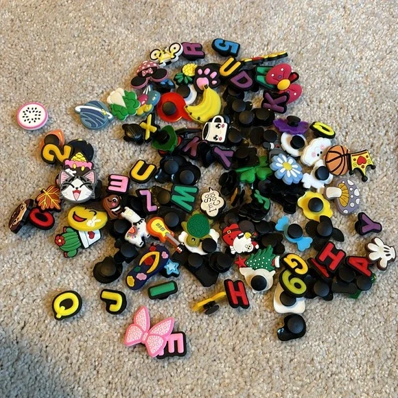 COPY - Approximately 100 crocs accessories - Picture 2 of 2